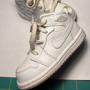 Air Jordan Retro 1 High White